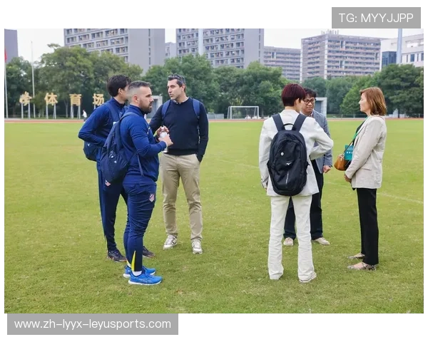 足球运动员的个人成长路径与成才模式探索